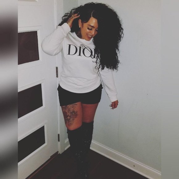 Meet your Posher, Rochella - Picture 1 of 1